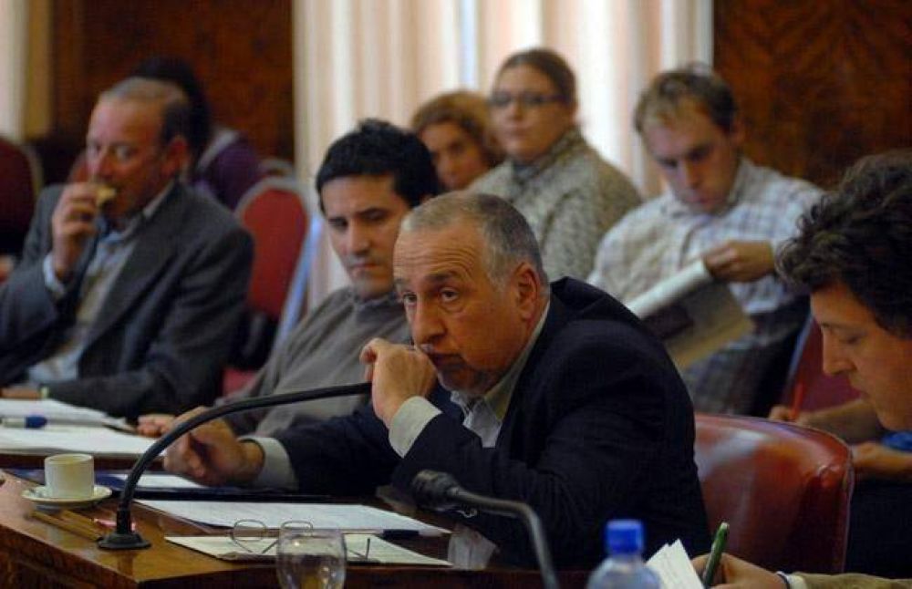Impulsan jornada para debatir costo de las tarjetas por aproximaci�n