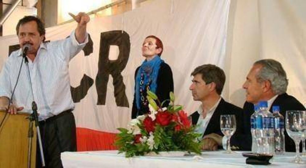 Alfons�n: "Es leg�timo que la UCR aspire a ocupar el primer lugar en la lista"