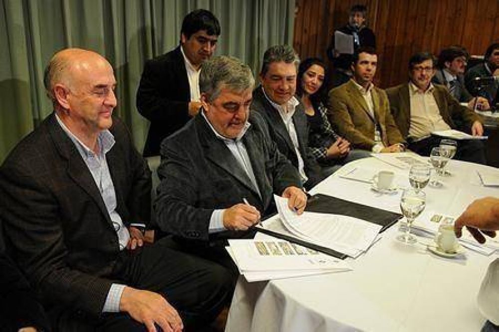 Destacan que inversi�n en obras cloacales asciende a 200 millones en Chubut