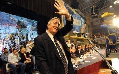 Kirchner lament� el �atropello del derecho provincial� de Santa Cruz