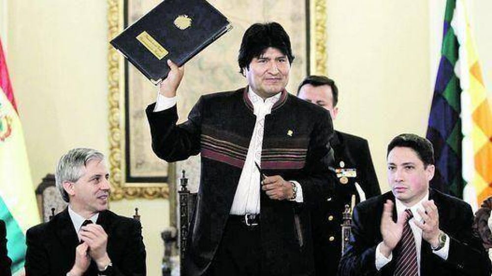 Evo promulg� una ley contra el racismo criticada por la prensa