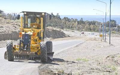 Realizaron tareas de mejoramiento de calzada en el Camino del Centenario