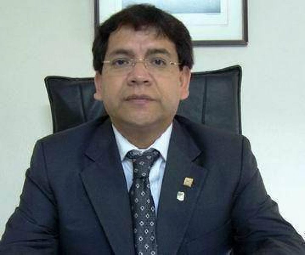 Reci�n en marzo, Ampuero pidi� la baja para jubilarse como docente
