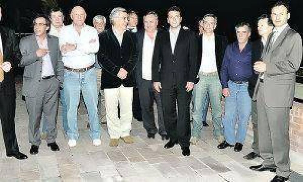 Polic�a de proximidad para complementar el trabajo de la Bonaerense Massa quiere sumar herramientas para que la gente viva m�s segura