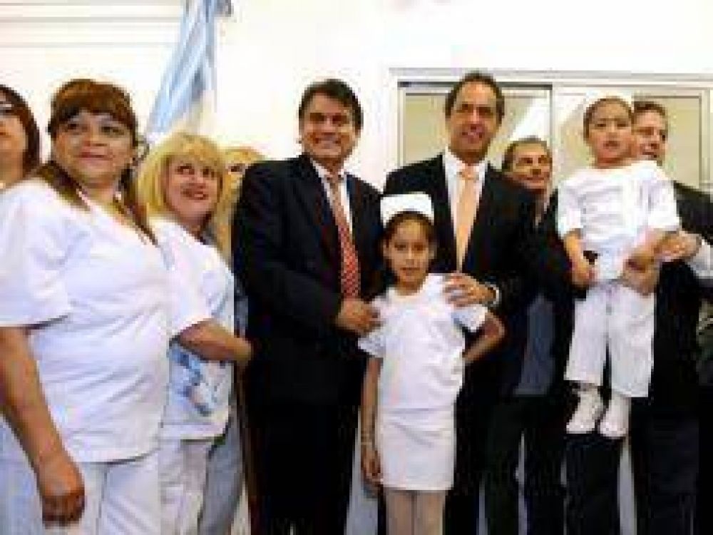 Quilmes: Scioli inaugur� sala de neonanotolg�a en hospital investigado por la dudosa muerte de un beb�