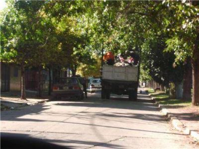  Servicios P�blicos El lunes 11 habr� servicio de recolecci�n de residuos normal