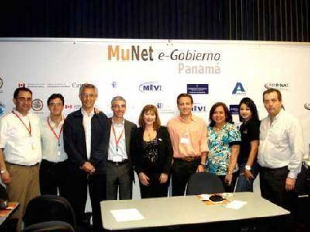 El intendente Meoni est� en Panam� donde habl� sobre el Gobierno electr�nico 