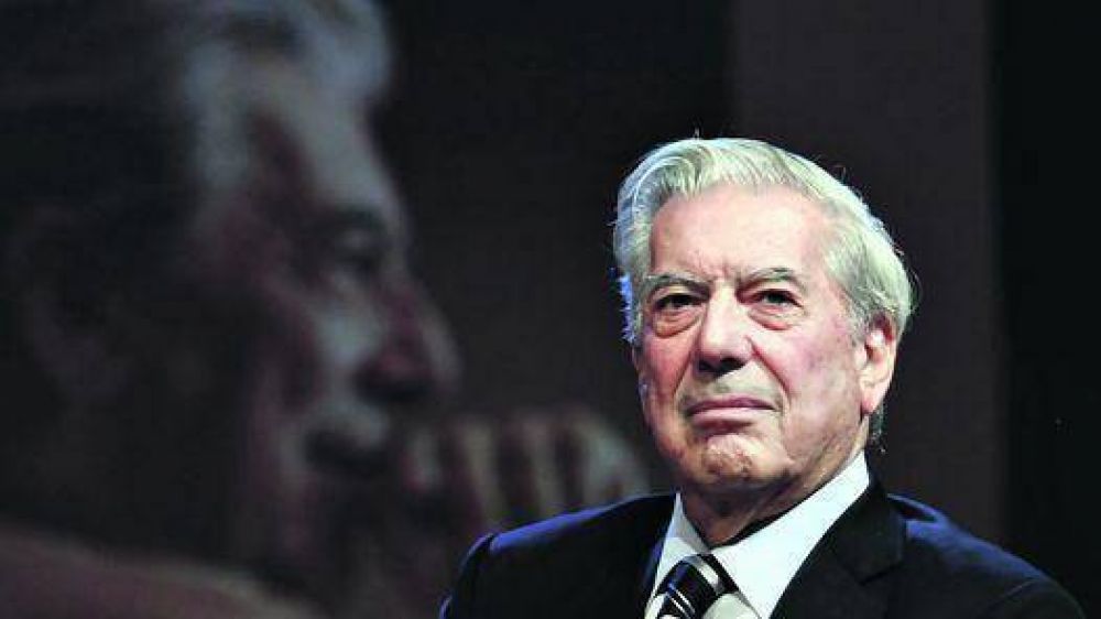 Vargas Llosa: Cristina conduce un gobierno �corro�do por la corrupci�n�