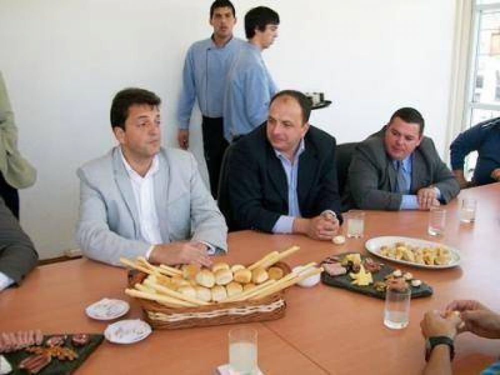 Pablo Garate particip� de una amplia reuni�n demostrativa y pol�tica con Sergio Massa
