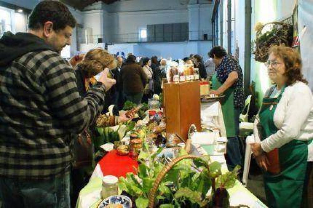 Cientos de personas visitaron el Encuentro de Emprendedores de la Econom�a Social