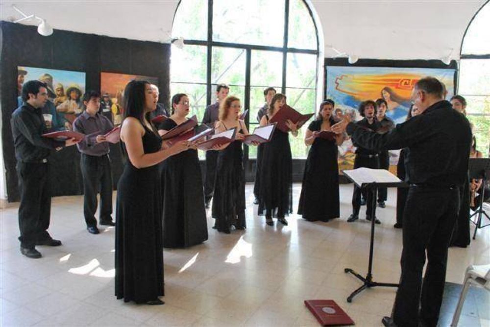 Lujan - CON M�SICA SE CLAUSUR� MUESTRA DE ARTE CAMPESTRE EN �LA C�PULA�