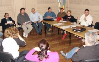 Salud P�blica  El Foro Legislativo de Campana redact� un documento ante  la creaci�n de una nueva contribuci�n obligatoria