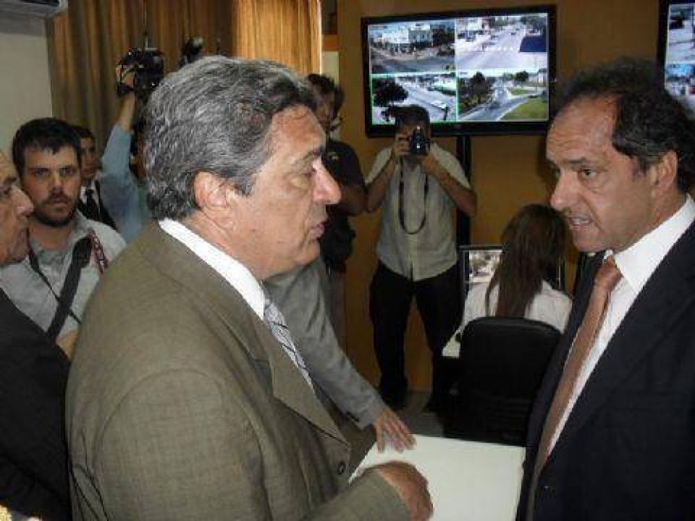  	 C�maras de Seguridad Con la presencia del gobernador Scioli, qued� inaugurada la oficina de monitoreo