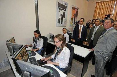 Scioli inaugur� 40 c�maras de seguridad en Berisso