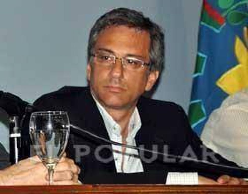 Eseverri anunci� su candidatura junto a Daniel Scioli y Sergio Massa