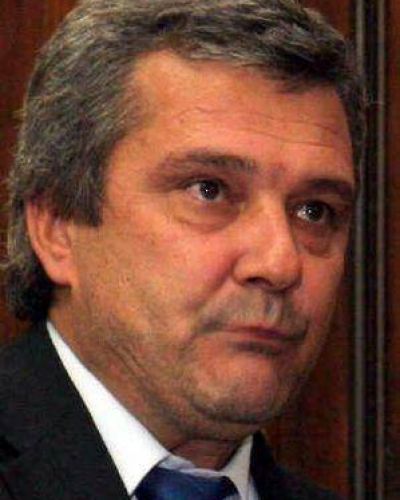 Cerroni falt� a la cita y aumenta el enojo opositor