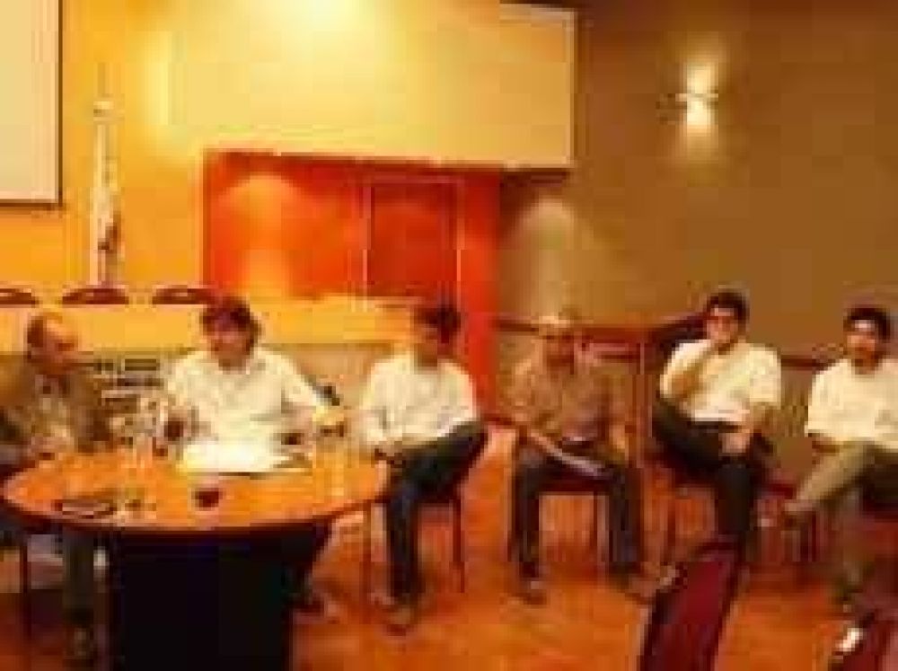 El gobierno inform� sobre obras h�dricas en Chamical
