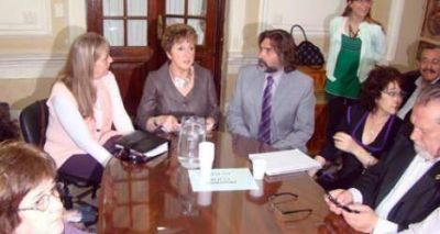 El gobierno ofreci� un 5,5 por ciento de aumento salarial a los docentes