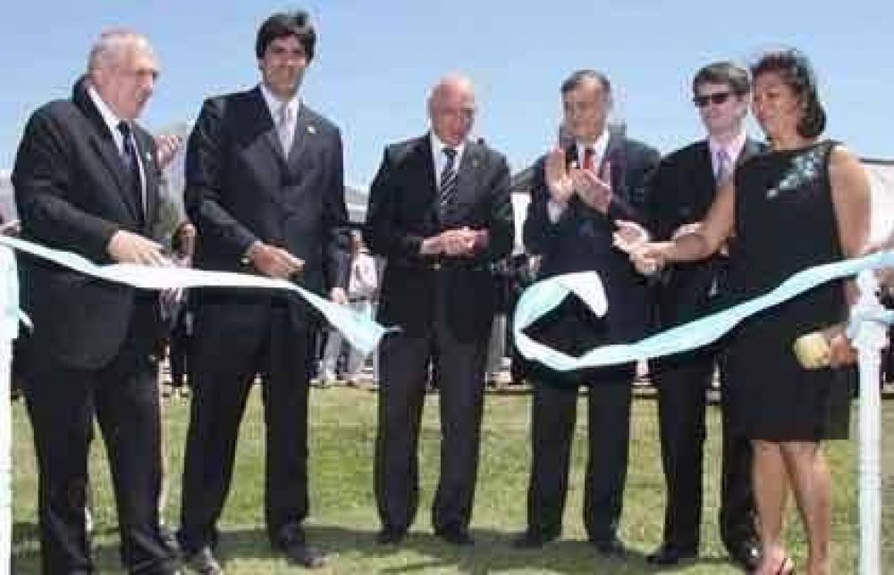 Binner particip� de la inauguraci�n de la Planta de Molienda de Soja de Noble Argentina