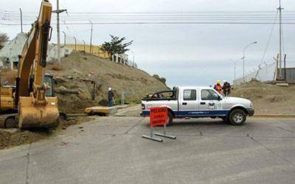 Prosigue construcci�n de tres pluviales troncales en Caleta