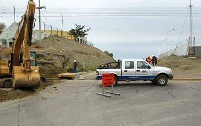 Prosigue construcci�n de tres pluviales troncales en Caleta