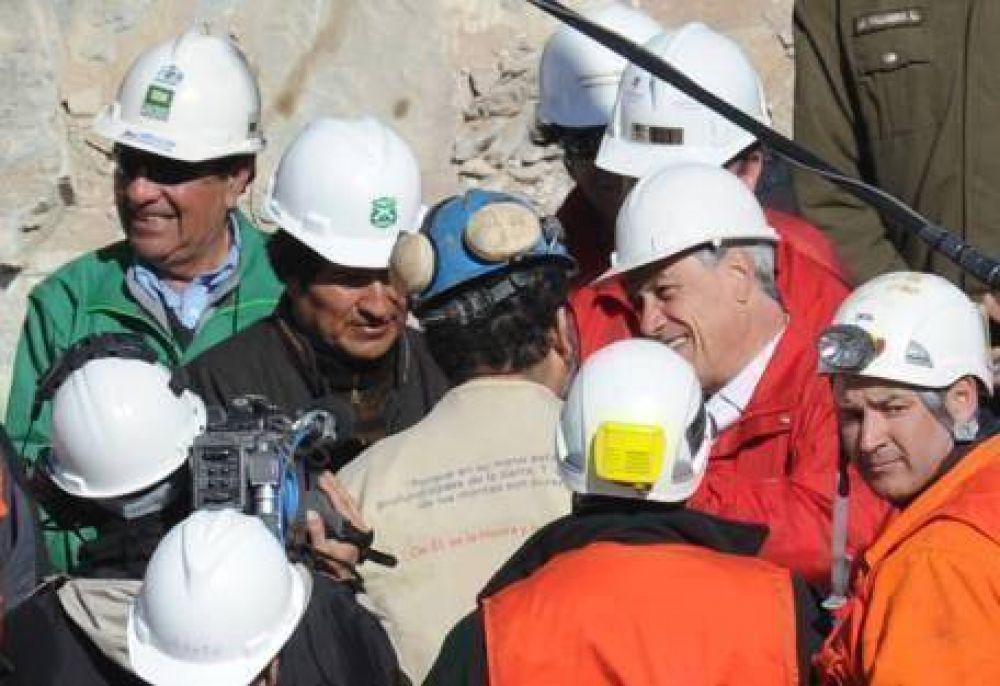 Evo Morales acompa�� a Pi�era en el recibimiento del und�cimo minero