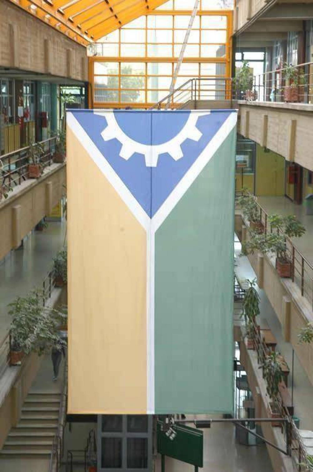 San Martin - LA BANDERA DE SAN MART�N YA LUCE EN EL PALACIO MUNICIPAL
