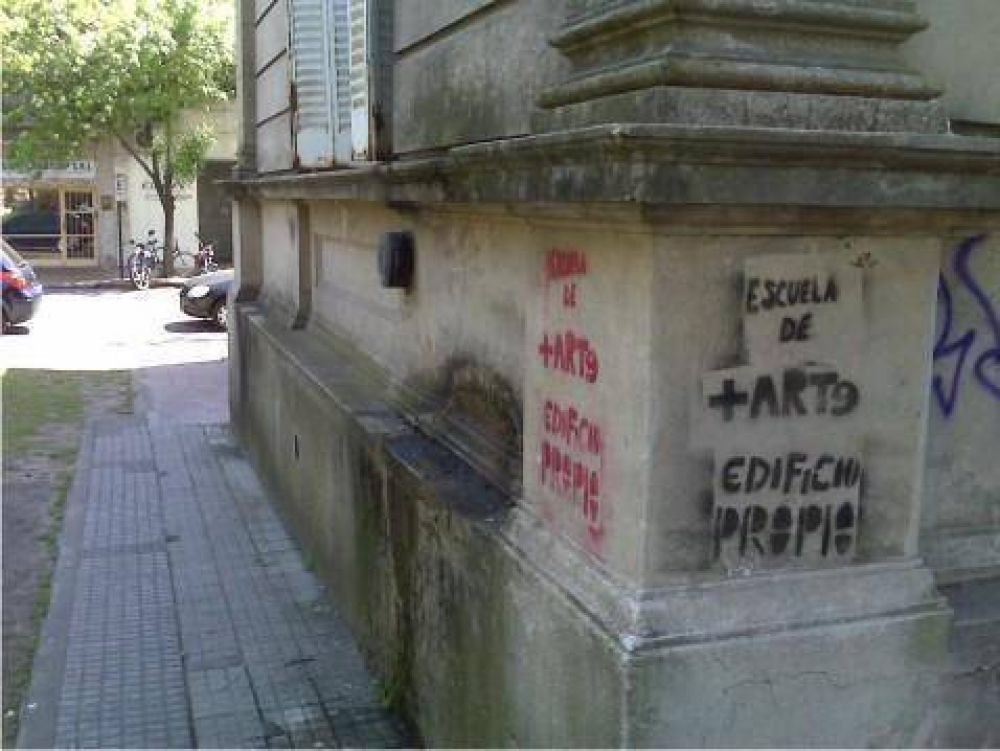 El Palacio Municipal sufri� nuevas pintadas