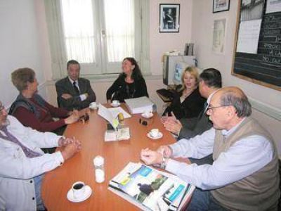 Jubilaciones M�nimas El licenciado Paulucci vino a Z�rate a defender el 82%
