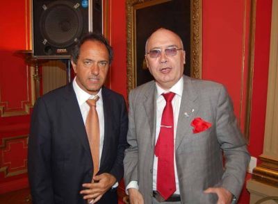 Scioli entreg� a Gortosito 600.000 pesos para la puesta en valor del Teatro Marconi