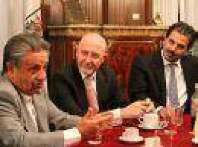 DUHALDE Y OTRO GUI�O AL PRO 