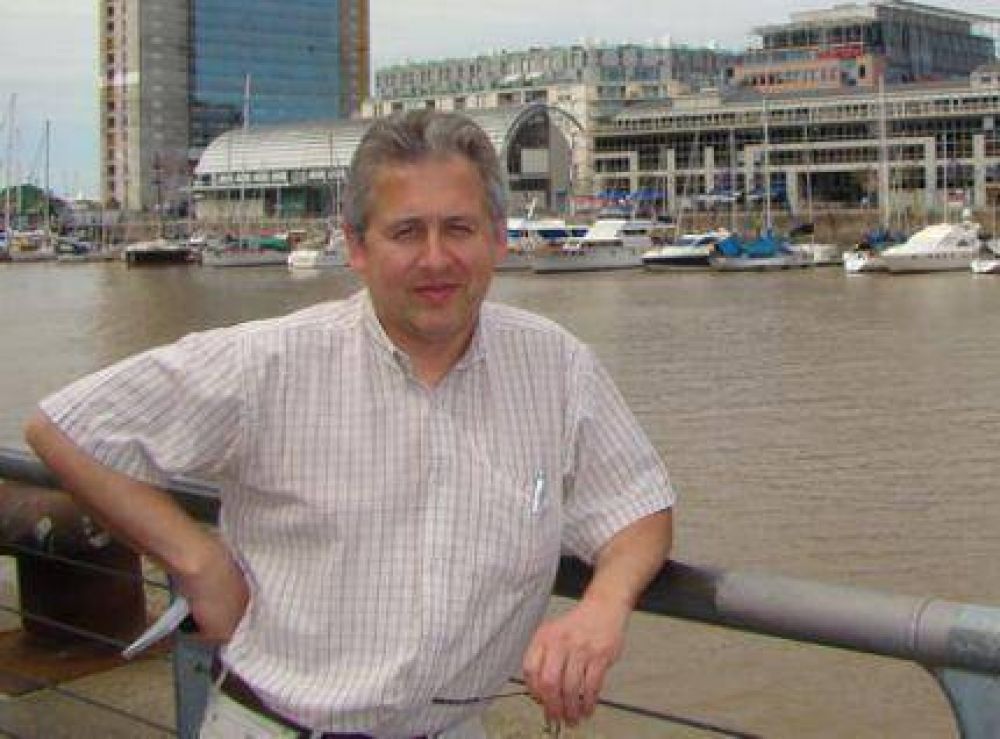 Hoy los periodistas despedimos a un gran colega, Carlos Alberto Vega