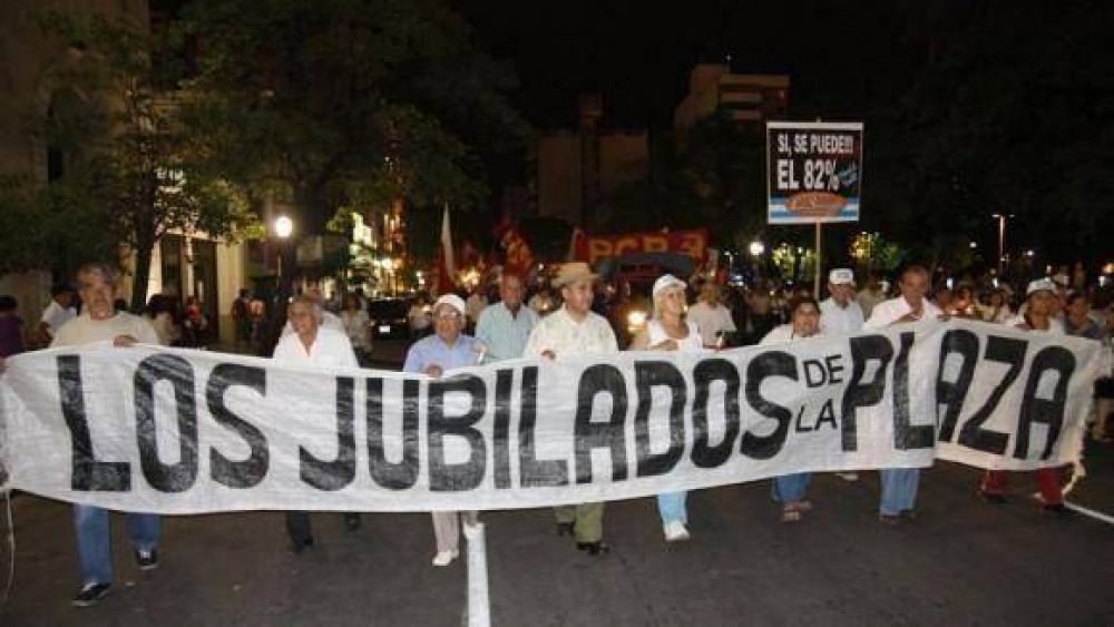 Marcha y vigilia de jubilados por el 82% m�vil 