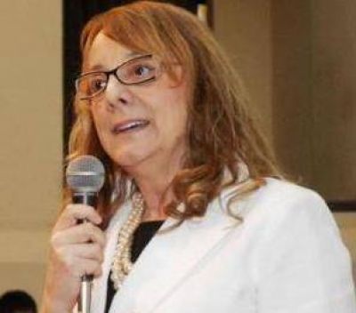 Alicia Kirchner entreg� fondos de inversi�n social y dinero para un tom�grafo