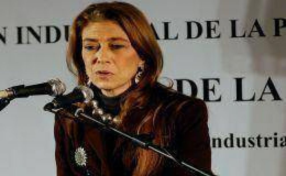 Giorgi dijo que seguir�n restricciones a productos "que impliquen competencia desleal"