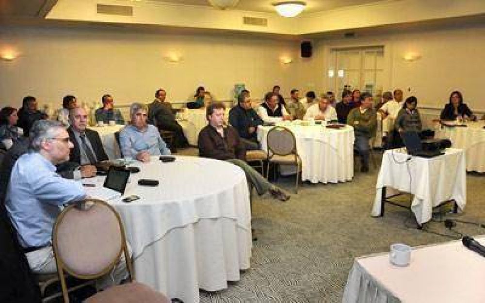 Presentaron oportunidades de negocios en Colombia para las pymes regionales