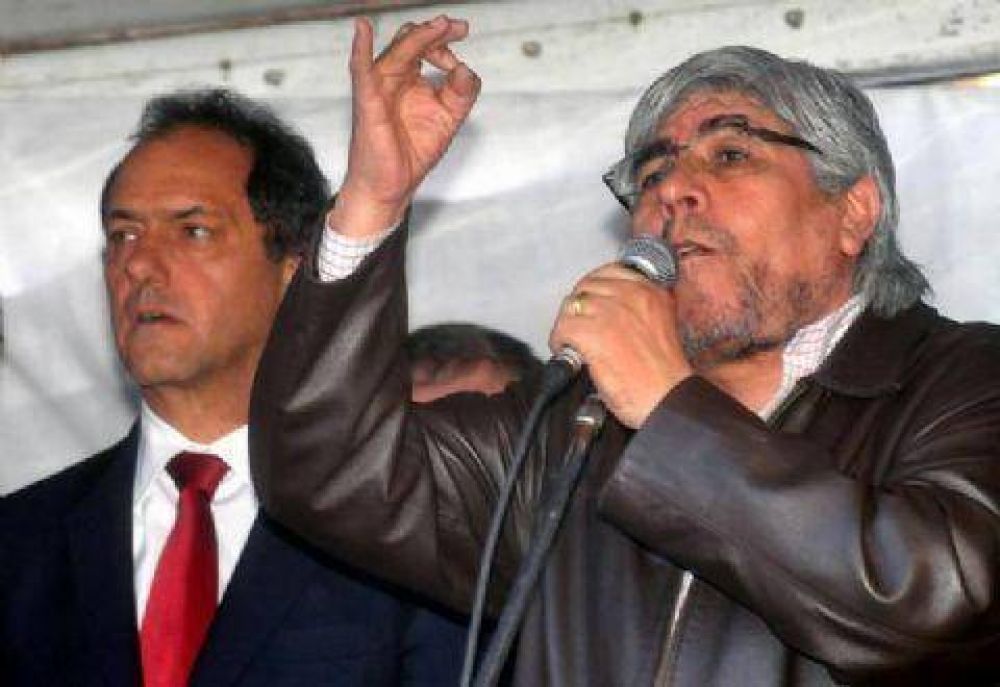S�lo cuatro miembros del gabinete de Scioli brindar�n apoyo a Moyano