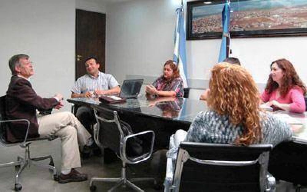 Caleta intercambia experiencias sobre el Presupuesto Participativo con Comodoro