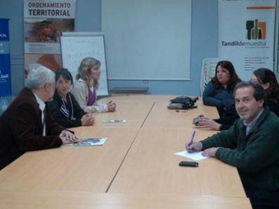 Acuerdo entre propietarios y trabajadores para que comience a funcionar Cer�mica Blanca