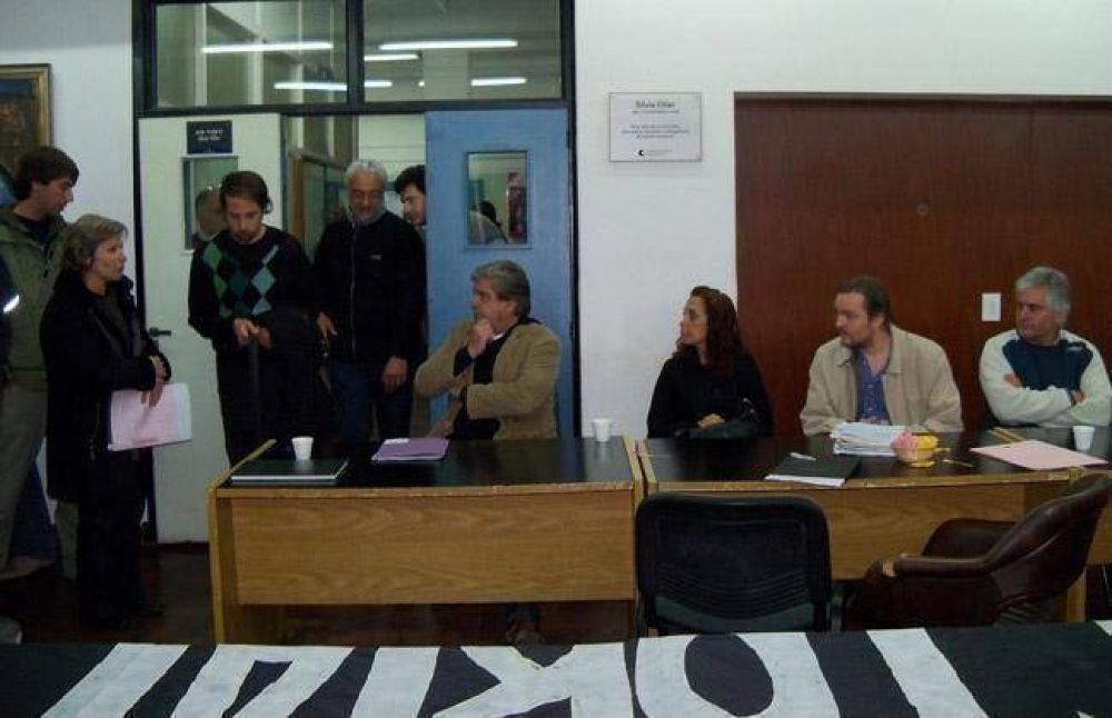 Consejeros superiores adhirieron al pedido de expulsi�n de Horacio Raya