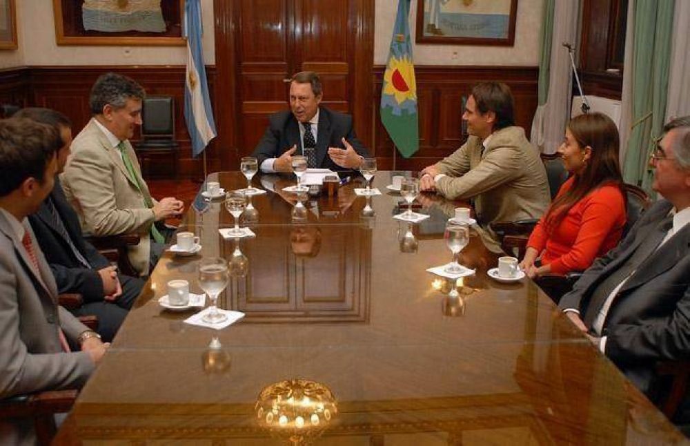 Estudiantes avanzados de Derecho ser�n incorporados al servicio de atenci�n del 911