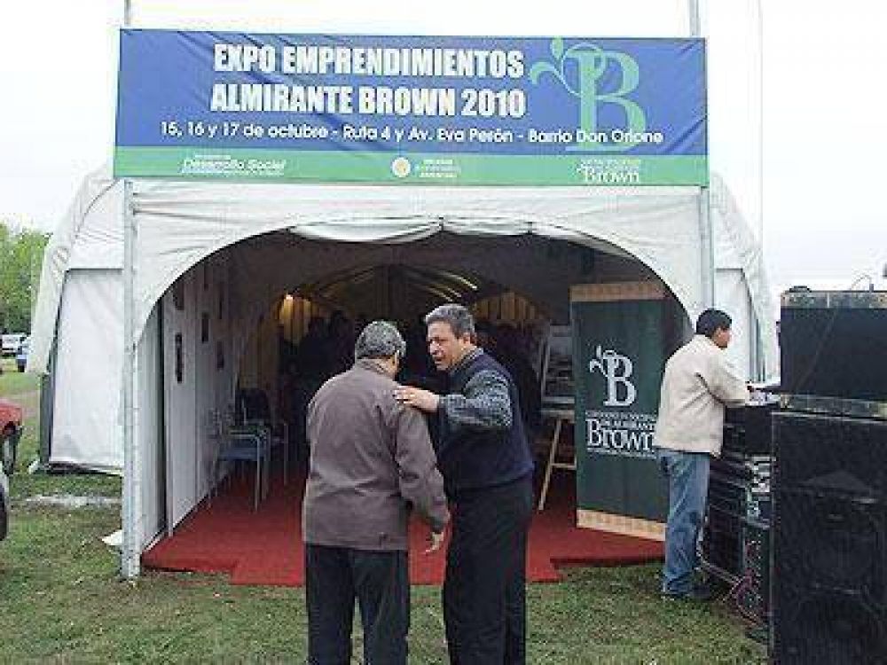 Los vecinos de Brown ya pueden visitar la Expo Emprendedores