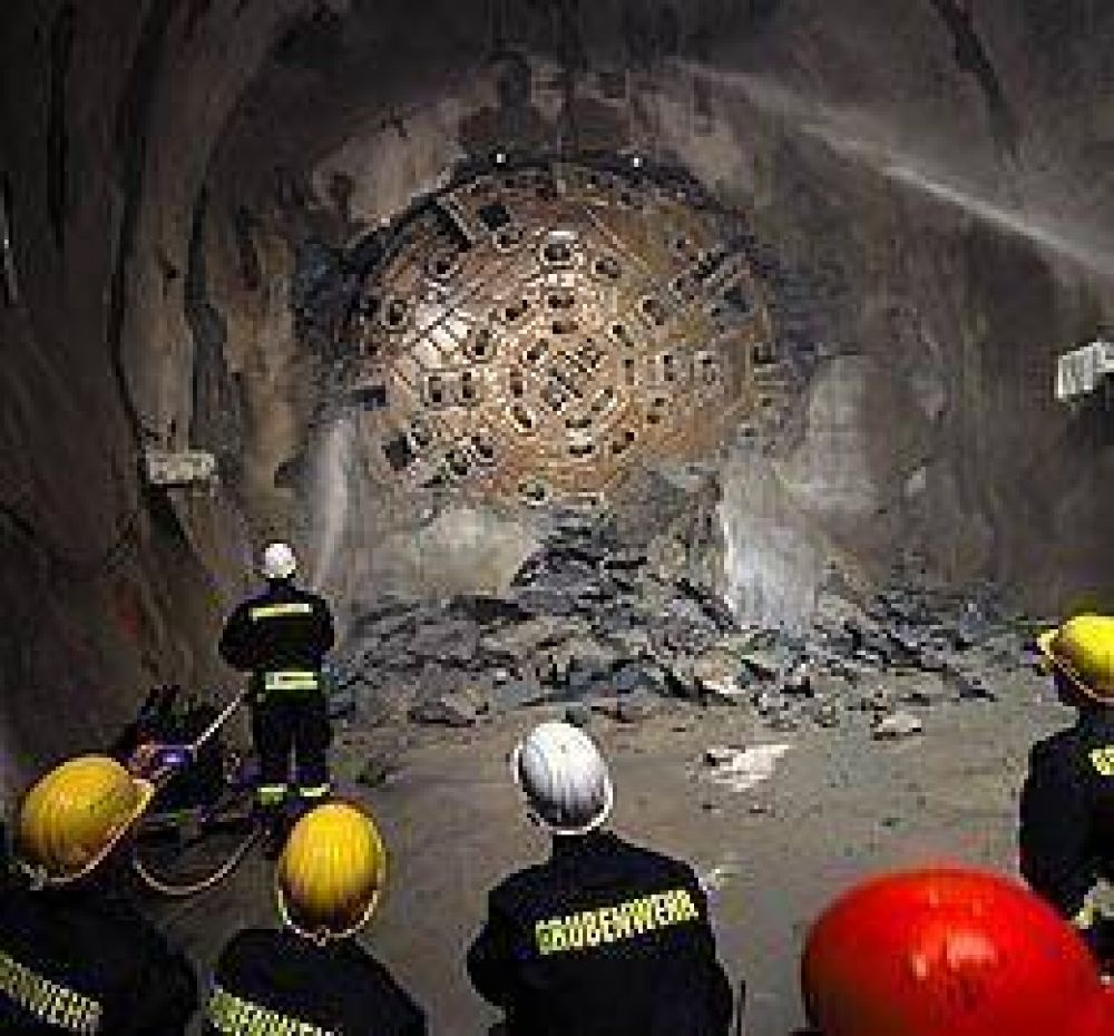 Avanza el t�nel m�s largo del mundo