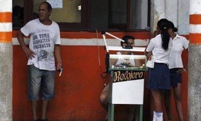 Por el cerrojo informativo, los cubanos casi no se enteraron del rescate de los 33 mineros