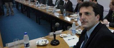 Massa: "Mientras algunos se sacan fotos nosotros gestionamos", dijo