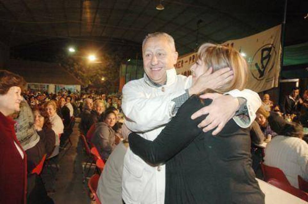Con la presencia de Prince, el PJ realiz� su tallarinada