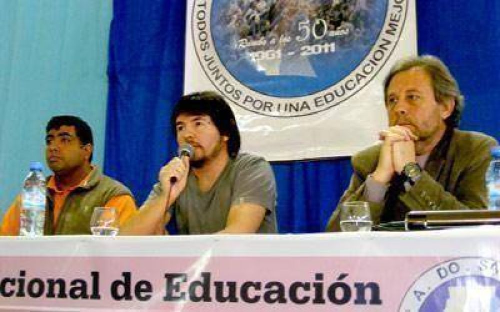 Centenares de docentes participan en Caleta de un congreso de Educaci�n