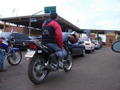Desde este lunes, solamente media calzada en el acceso al Puente Internacional