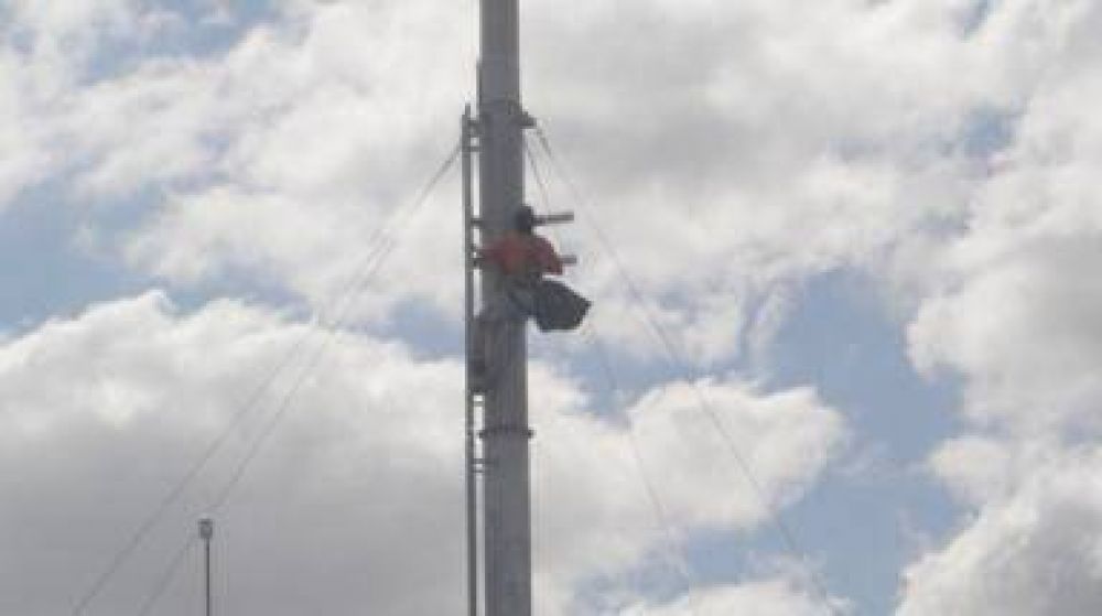 Agotaron las v�as administrativas Piquete en Calchaqu� por la instalaci�n de una antena de telefon�a celular
