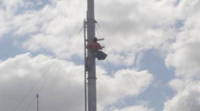 Agotaron las v�as administrativas Piquete en Calchaqu� por la instalaci�n de una antena de telefon�a celular